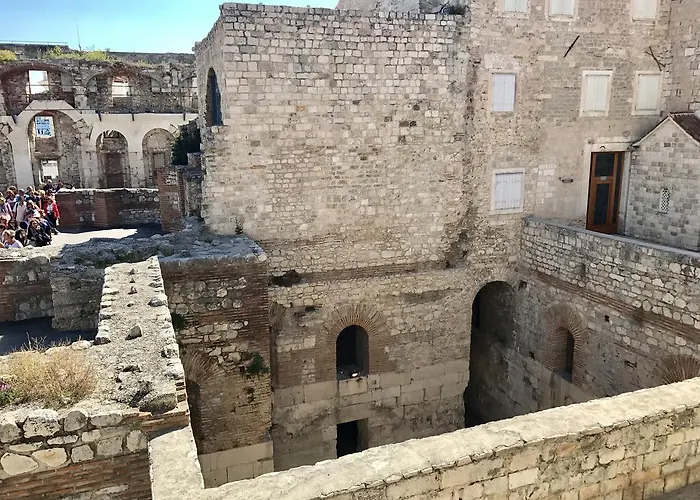 Andrea Split